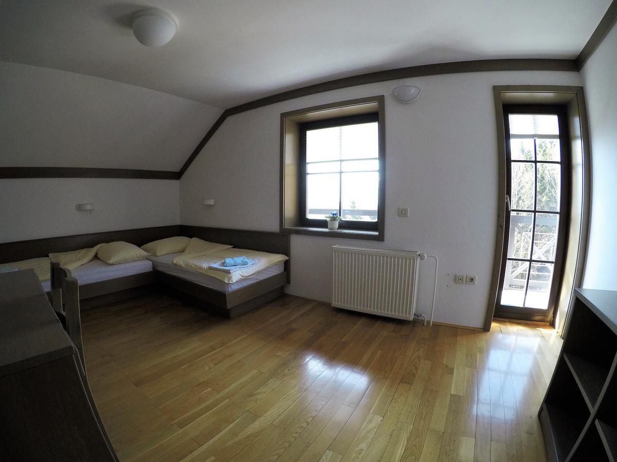 Bed and Breakfast Karami Mountainhouse Тржич Екстер'єр фото