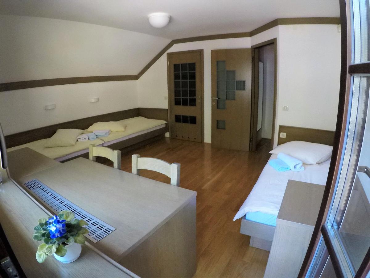 Bed and Breakfast Karami Mountainhouse Тржич Екстер'єр фото